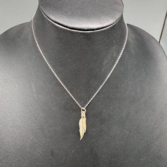 925 Sterling Silver Feather Pendant Chain Necklace Minimalist Classic Timeless - Picture 1 of 6